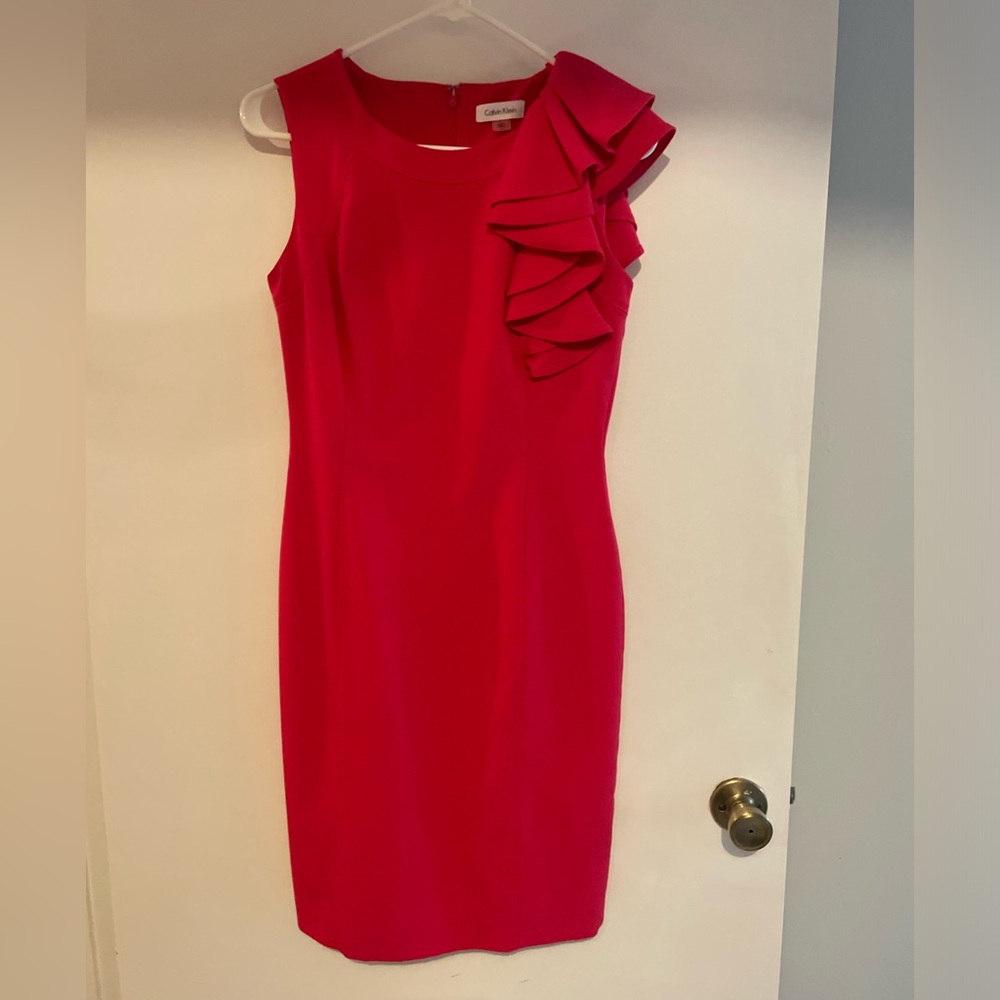 Calvin Klein - Pink dress - Ruffled shoulder - Size 4